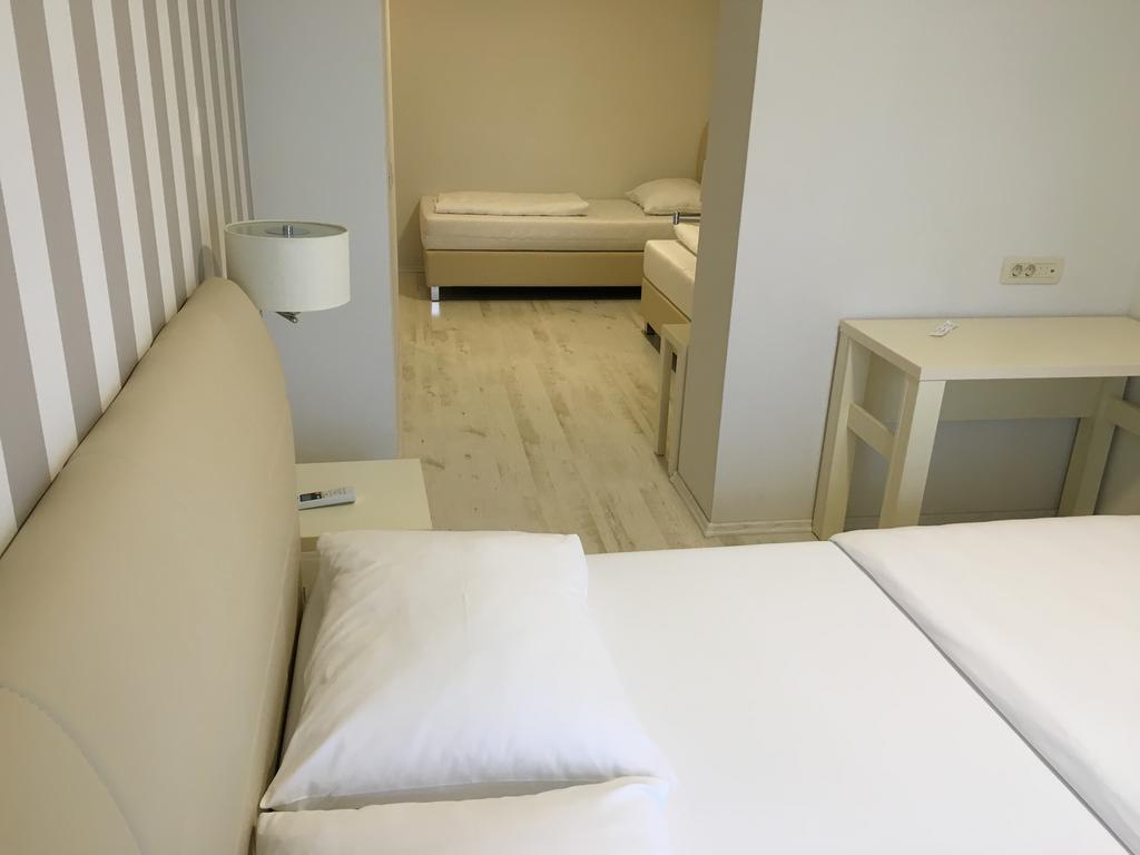 Pansion Bencun Hotel เมจูโกเรีย ภายนอก รูปภาพ